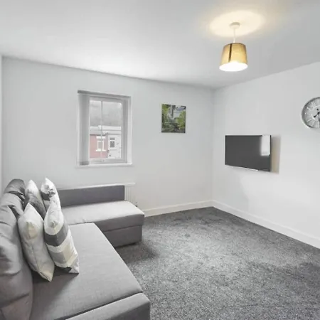 2-bedroom Serviced In Skinningrove 6 *