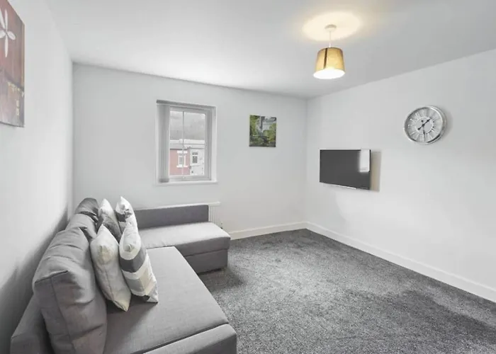 2-bedroom Serviced In Skinningrove 6 *